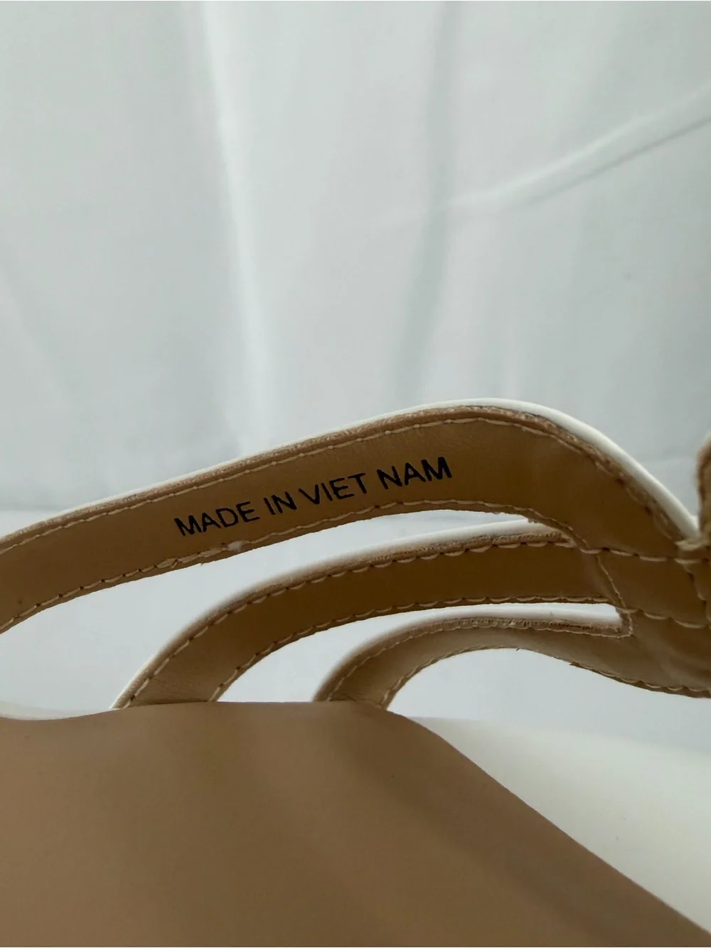 NWT Unisa Women’s Size 8 White Ankle-Strap Heels
